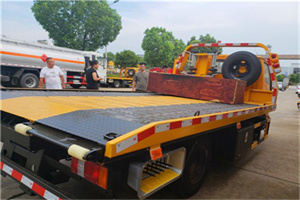 温县附近拖车电话号码服务